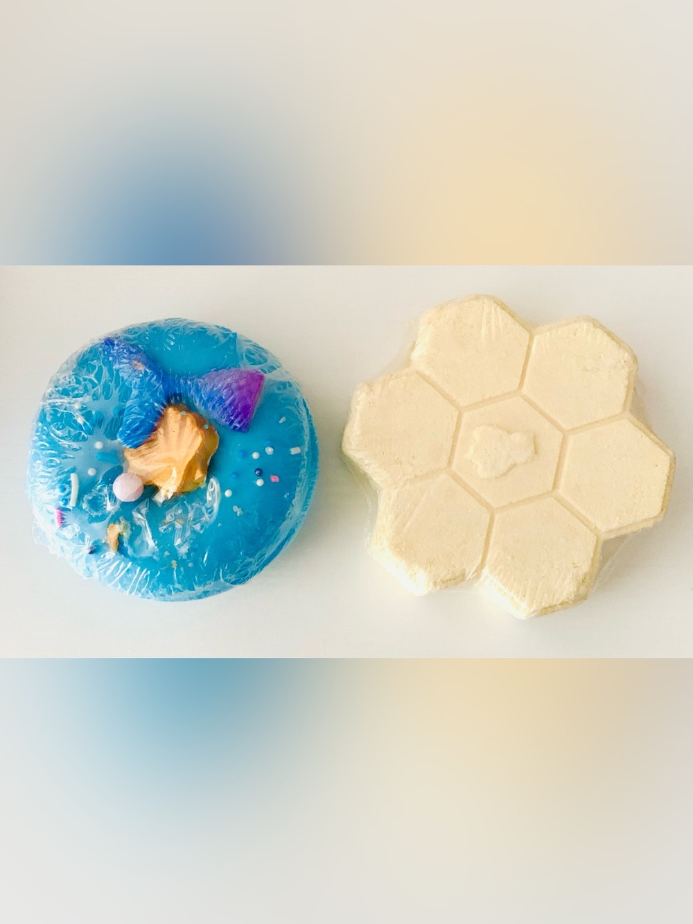 Set of 2 Novelty Bath Bombs Honeycomb & Mermaid Donut New Individually Wrapped